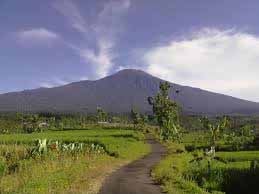  Waspada! Gunung Slamet Kembali Keluarkan Suara Dentuman