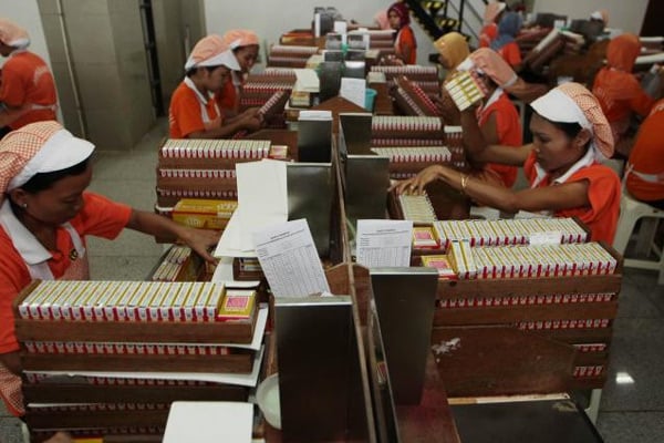  PERINGATAN BERGAMBAR KEMASAN ROKOK: Benarkah Penjualan Rokok Turun 30%?