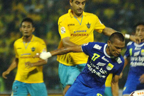  Persib Bandung Takluk 1-3 Oleh Semen Padang