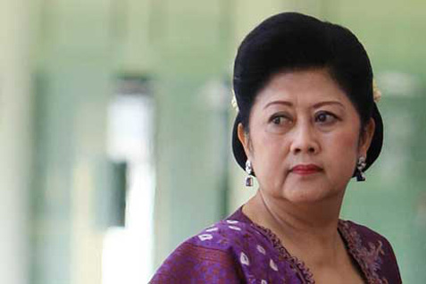  PERINGATAN HUT KEMERDEKAAN: Bu Ani, Bunga-Bunga Istana, dan 250 Perangkai Kembang