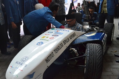  Mobil Buatan ITS Siap Tanding di Student Formula Japan 2014