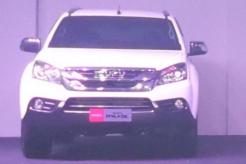  Isuzu MU-X, SUV Penantang Pajero & Fortuner