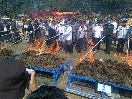  HUT Jabar ke-69, Gubernur Bakar Ganja