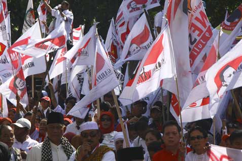  PUTUSAN SIDANG GUGATAN HASIL PILPRES: Pendukung Prabowo-Hatta Kian Emosional