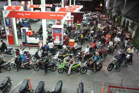  Pertamina: Antrean Panjang di SPBU Konsekuensi Pembatasan BBM Subsidi