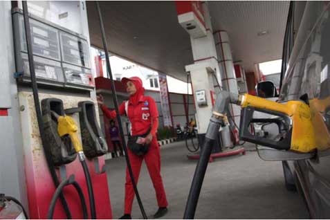  HEADLINES BISNIS: Harga Premium Diusulkan Naik Jadi Rp10.000/Liter