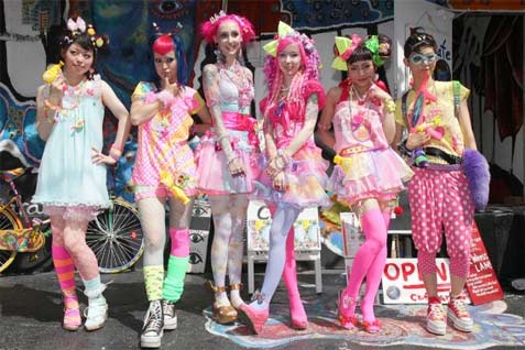  HARAJUKU FASHION STREET:  Warna-warni Budaya Anak Muda Jepang