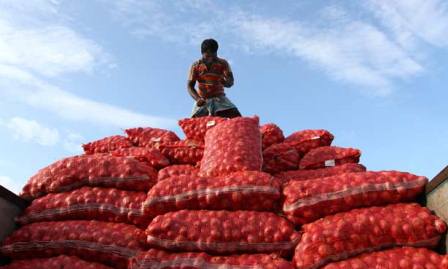  PENYELUNDUPAN: Tekstil Dan Bawang Merah Coba Diselundupkan Dari Malaysia