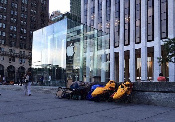  Baru Dirilis 9 September, Konsumen iPhone 6 Sudah Rela Antre di Depan Toko Apple