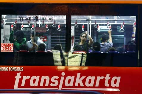Kendaraan listrik dan gas lebih implementable sebagai bus atau angkutan dengan trayek tertentu. /Bisnis.com