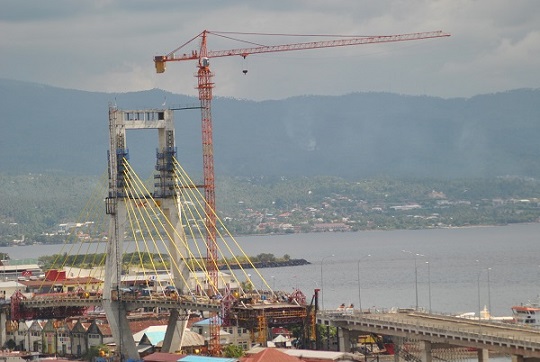  11 Tahun Mangkrak, Jembatan Soekarno Manado Ditargetkan Beroperasi 2015