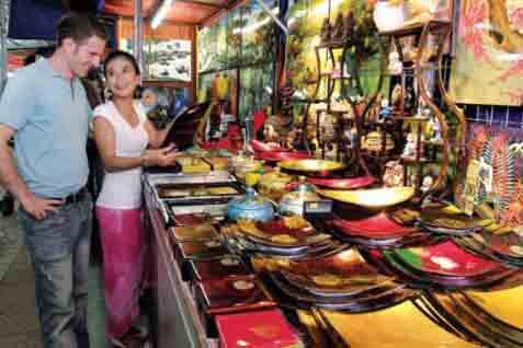  NIGHT MARKET JAKARTA: Transaksi Masih Gunakan Uang Tunai