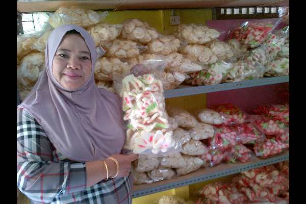  Wirausaha Inovatif: Eva Yunus Buat Kerupuk Kemplang Dari Wortel