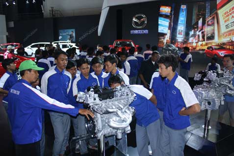  IIMS 2014: Mazda Kenalkan Teknologi Terbaru ke Pelajar