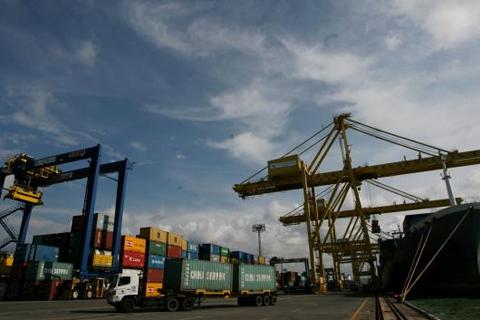  FORUM BISNIS DAN LOGISTIK: Indonesia Butuh Pelabuhan Terintegrasi