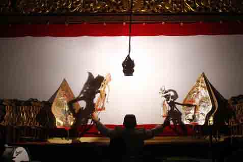  DUNIA WAYANG: Antara Bima Arya Sugiarto dan Peran Semar