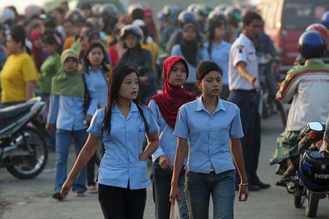  Upah Buruh Formal Pada 2015 Diminta Naik 30%