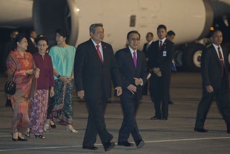  Pulang Dari Lawatan Luar Negeri, Presiden SBY Disambut #WelcomeMrLiar