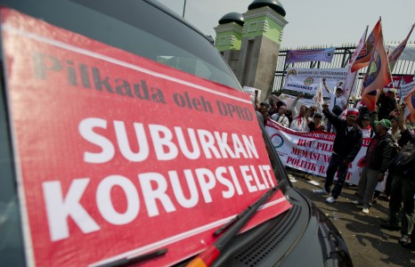  Tolak UU Pilkada, Seniman Gelar Aksi Teatrikal di Gedung Sate