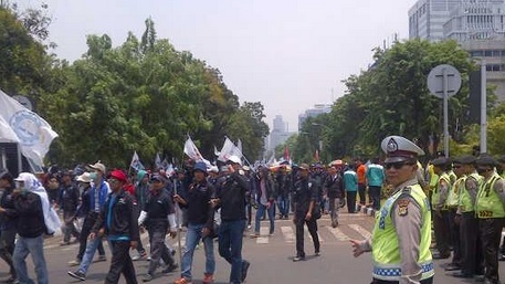  DEMO BURUH: Pengunjuk Rasa Long March ke Istana. Hindari Jalur Thamrin-Medan Merdeka Siang Ini