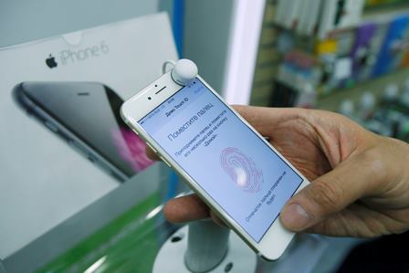  iPhone 6 Plus: Diperkirakan Lebih Laris Dari iPhone 6 Reguler