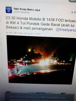  Mobil Honda Mobilio Terbakar di KM 4 Tol Pondok Gede Barat