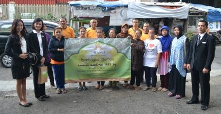  Warga Braga Terima Daging Kurban Prama Grand Preanger