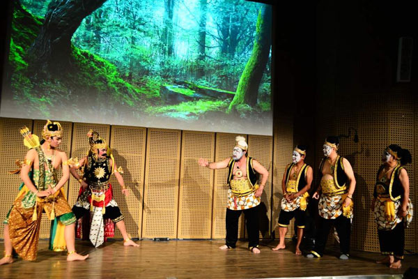  Wayang Rasa Rendang, Petruk Ngomong Padang