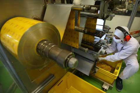  EKONOMI INDONESIA: Manufaktur Melambat