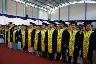  STIE Ekuitas Cetak Lulusan Siap Kerja
