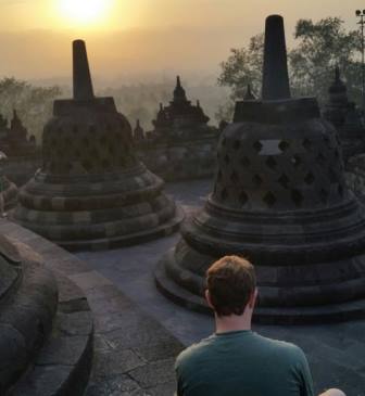  MARK ZUCKERBERG DI INDONESIA: Jokowi \"Ajari\" Bos Facebook Soal Potensi Pasar