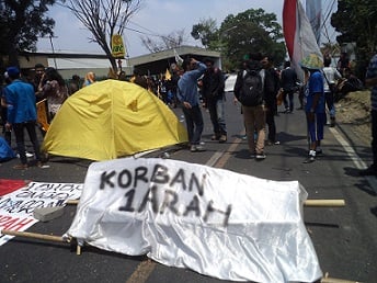  Jalan Dibuat Satu Arah, Warga dan Mahasiswa Demo