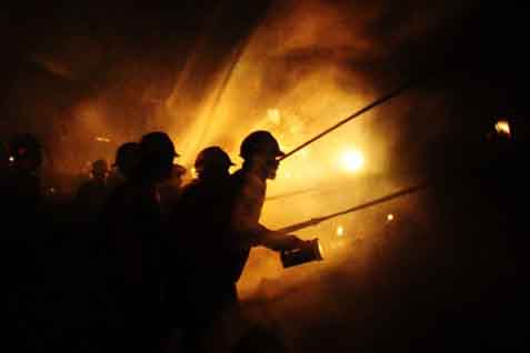 Kebakaran di Asrama TNI AD Kompleks Berlan Jakarta Timur