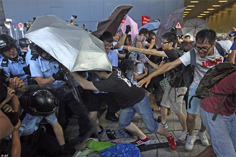  DEMO HONG KONG: Tayangan Televisi Picu Gugatan Hukum