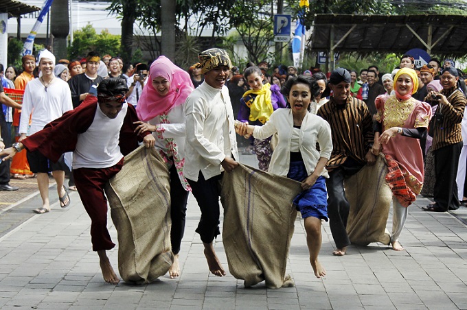  Serikat Karyawan (Sekar) Bank BJB Gelar Traditional Fair 2014