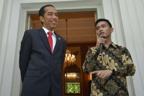  Ketika Jokowi &amp; Anaknya Terlibat Debat Kecil Jelang Pelantikan Presiden 2014