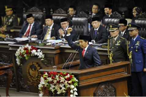  PESTA RAKYAT: Presiden Jokowi Tiba di Monas Jelang Magrib