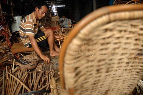  Perajin Rotan Riau Minta Pemprov Wajibkan Hotel Serap Produk Olahan Rotan