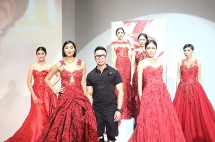  Puluhan Desainer Tampilkan Karyanya di Bazaar Fashion Festival 2014