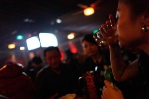  Pekerja Malam Kota Bandung Dirugikan karena Pembatasan Jam Malam
