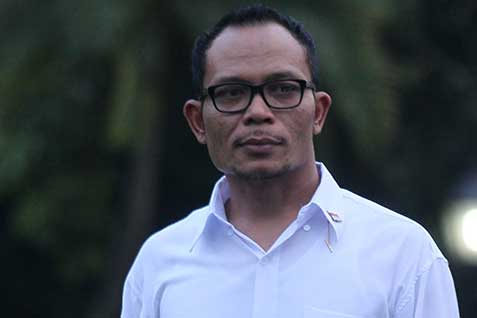  KABINET KERJA: Inilah Profil Hanif Dhakiri, Menteri Tenaga Kerja yang Jago Nyanyi