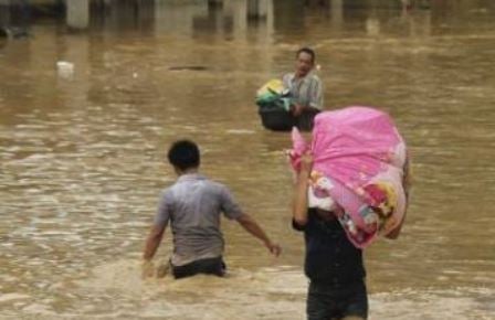  BANJIR SUMBAR: 2.824 Rumah Terendam di Solok