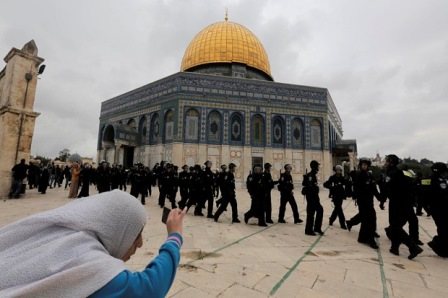  PENUTUPAN AL-AQSA: Polisi Israel Jaga Ketat Jamaah Shalat Jumat