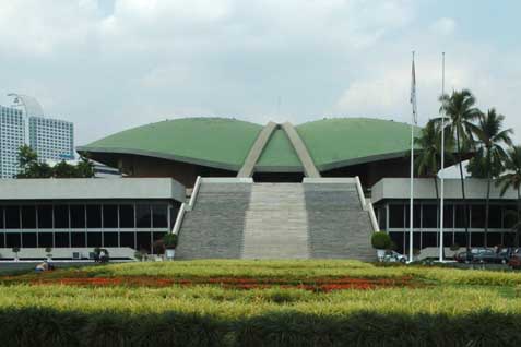  GEDUNG DPR: PDIP Tolak Pembangunan Gedung Baru