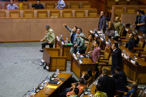  DPR TANDINGAN: Jokowi Minta Pemda dan Investor Tidak Cemas