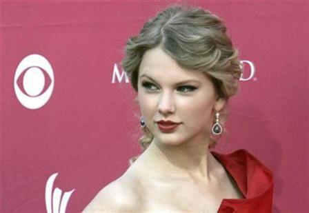  Taylor Swift Duduki Puncak Billboard 200