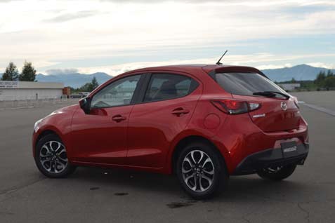  Mazda 2 Resmi Dipasarkan