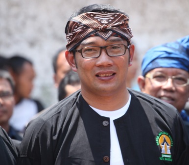  Ridwan Kamil Jalan Kaki dari Pendopo ke Gasibu