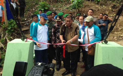  Bio Farma Bangun Jembatan di Cibalong Garut