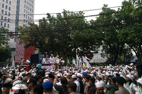  FPI Demo Tolak Ahok, Jalan Thamrin dan Kebon Sirih Macet